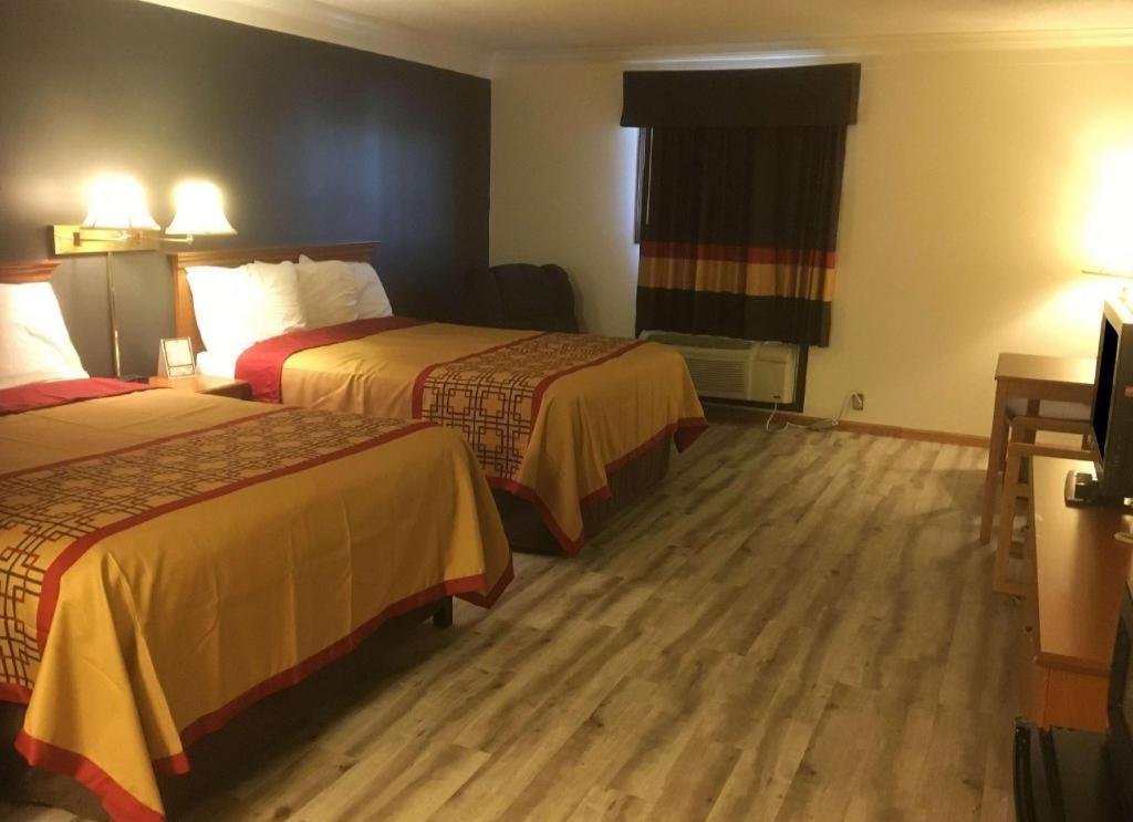 Americas Best Value Inn & Suites Thief River Falls Exteriör bild