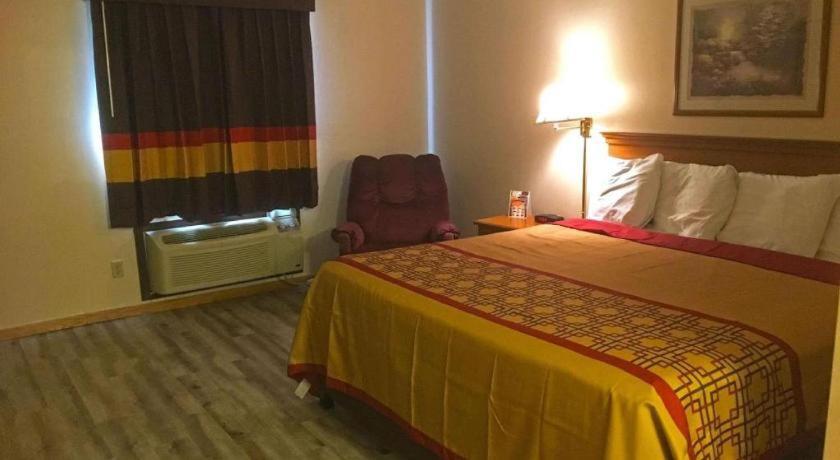 Americas Best Value Inn & Suites Thief River Falls Exteriör bild