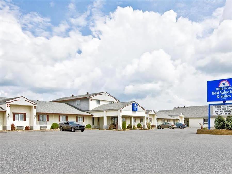 Americas Best Value Inn & Suites Thief River Falls Exteriör bild