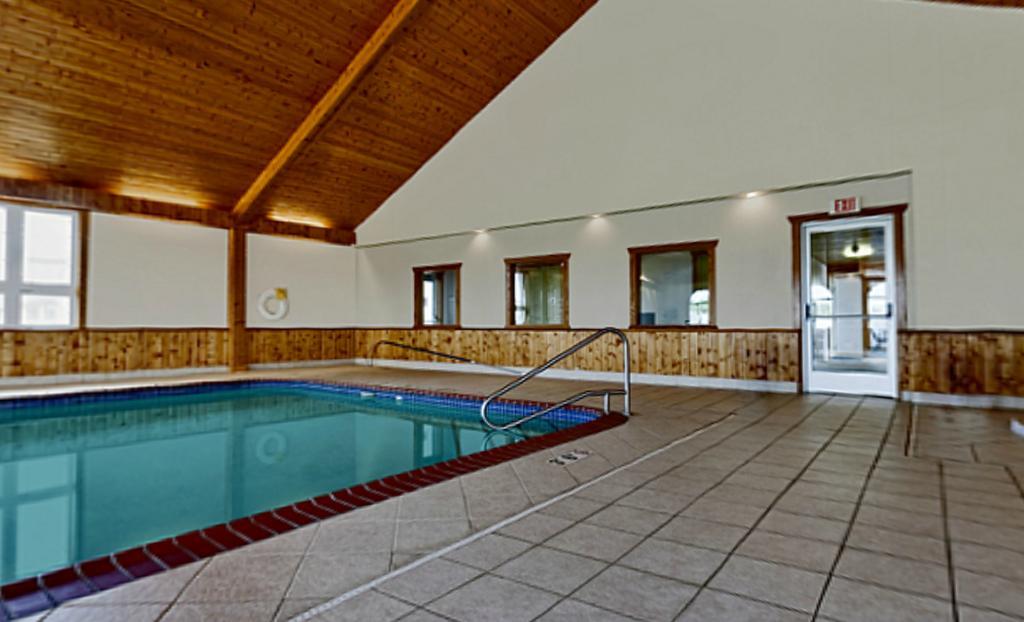 Americas Best Value Inn & Suites Thief River Falls Exteriör bild
