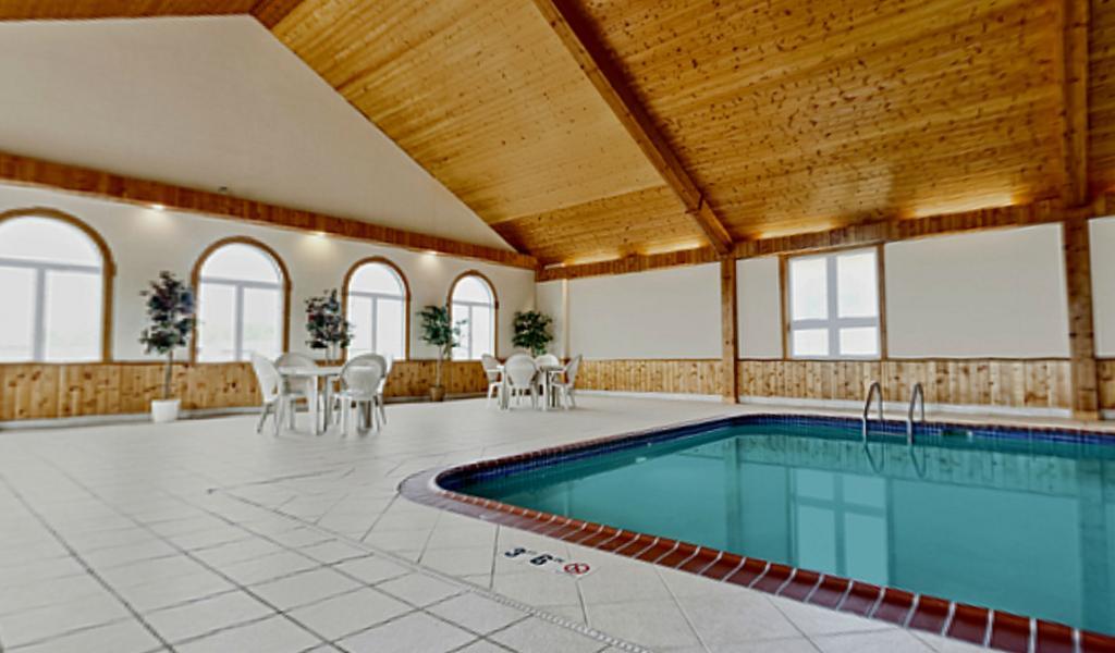 Americas Best Value Inn & Suites Thief River Falls Exteriör bild